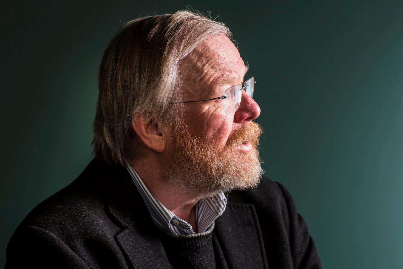 Bill Bryson photographed at the Wellcome Institute. Bill Bryson is a best-selling American author of humorous books on travel, as well as books on the English language and science. ?? David Levene / eyevine Contact eyevine for more information about using this image: T: +44 (0) 20 8709 8709 E: info@eyevine.com http:///www.eyevine.com